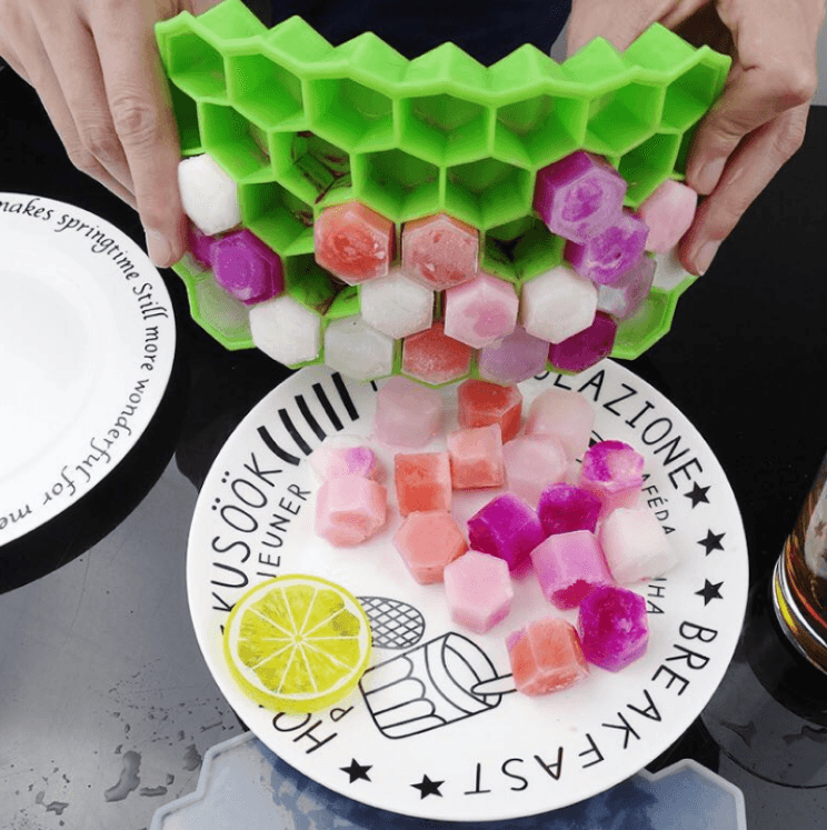 Hot Sale Food Grade 37 Cubes Silicone Ice Cube Tray Honeycomb Ice Mold with Lids thumbnail 2